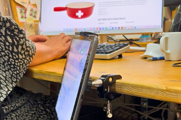 NBO Universeller Tablet-/Telefonhalter